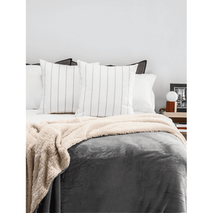 Frazada Catana Home Flannel con Corderito Queen – Color Gris Oscuro