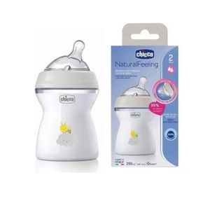 Mamadera Plástico Natural Feeling 250ml - Chicco 2m+